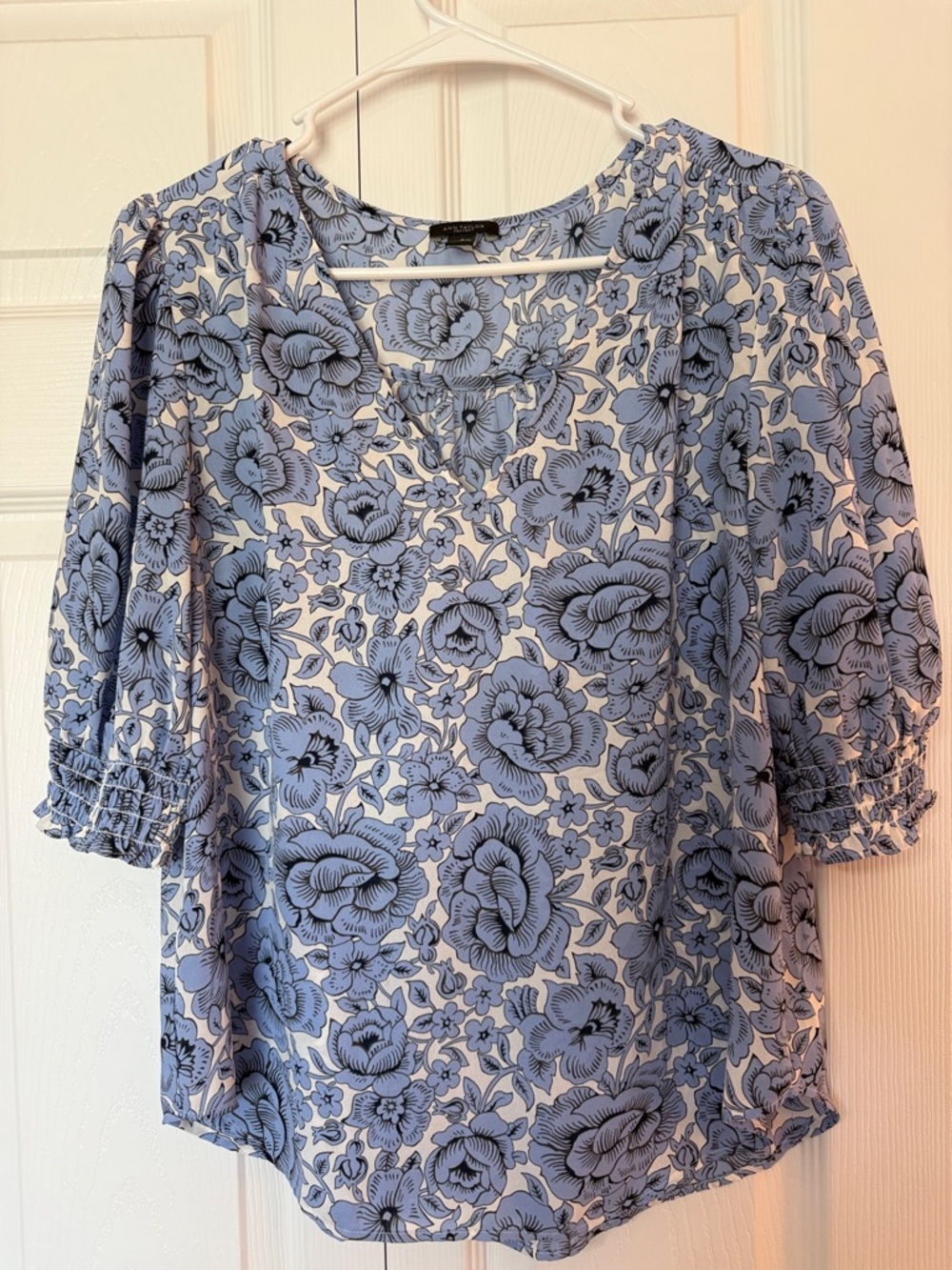 Ann Taylor Blue and White Floral Puff-Sleeve Blouse